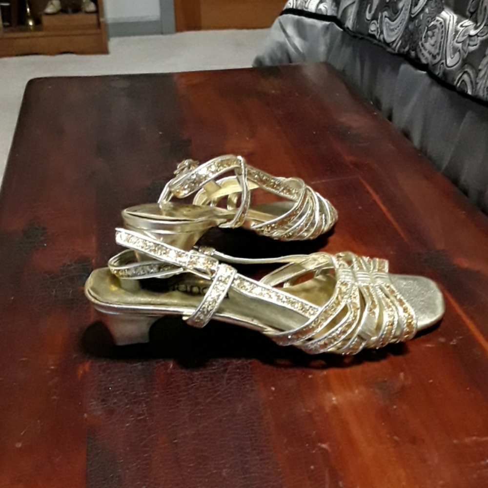 Shoes - Picture 2 of 3